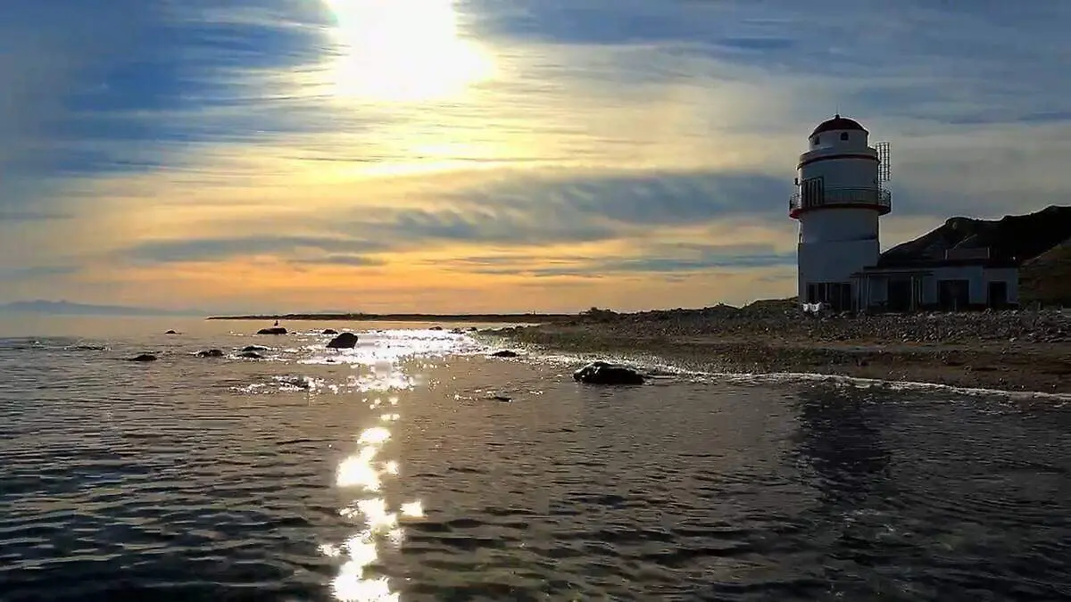 faro-la-paz-atardecer