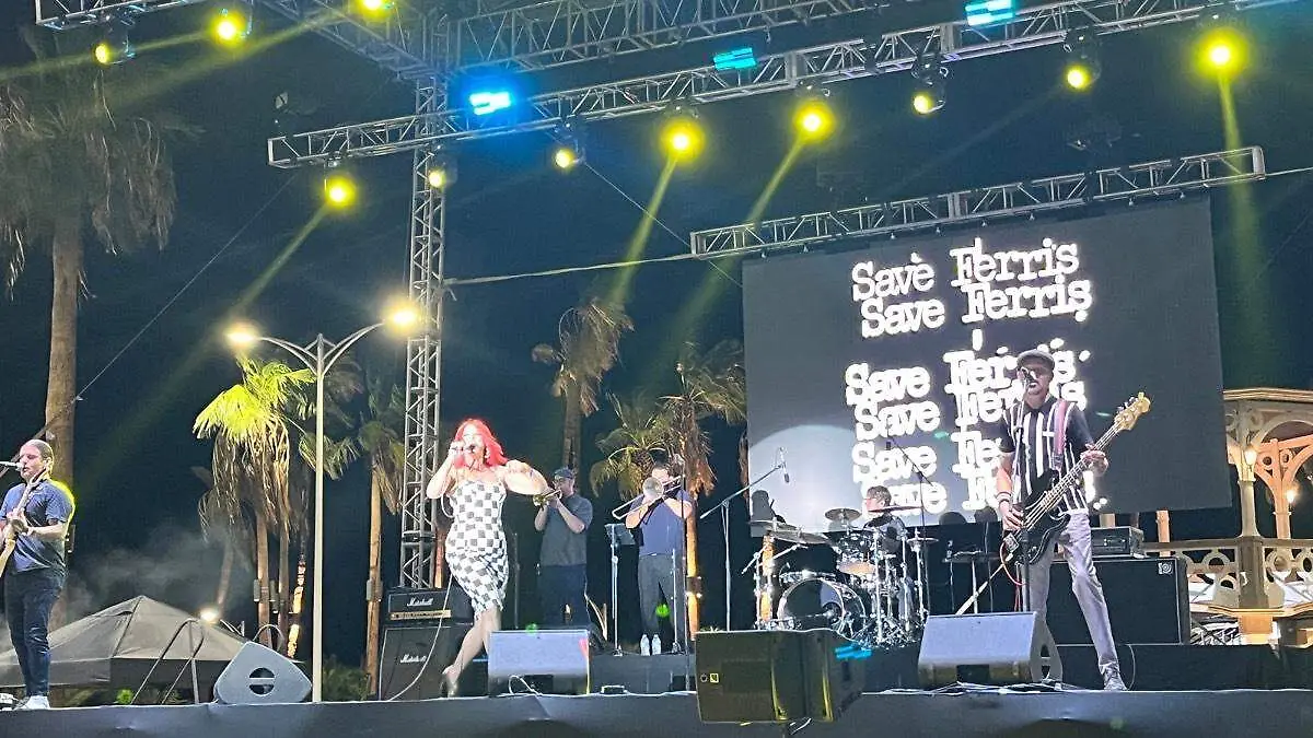 concierto-save-ferries-malecon-la-paz
