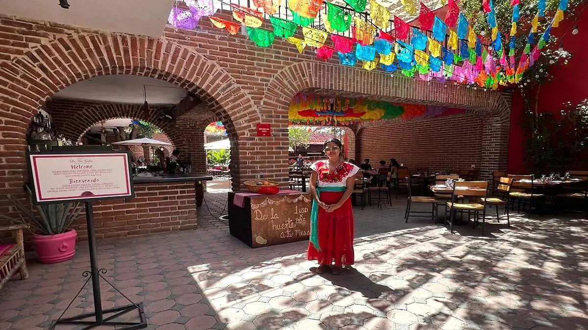 restaurante-los-tres-gallos-cabo-san-lucas