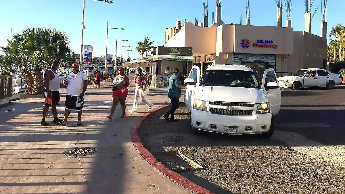 transportistas-turismo-loscabos-aeropuerto
