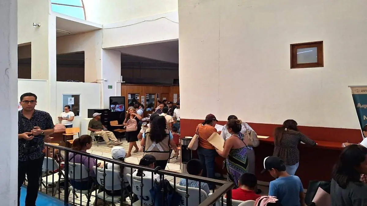 apoyo de utiles escolares en los cabos