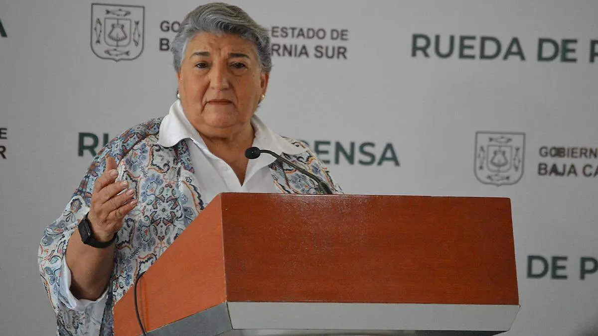 Bertha Montano Cota secretaria de Finanzas
