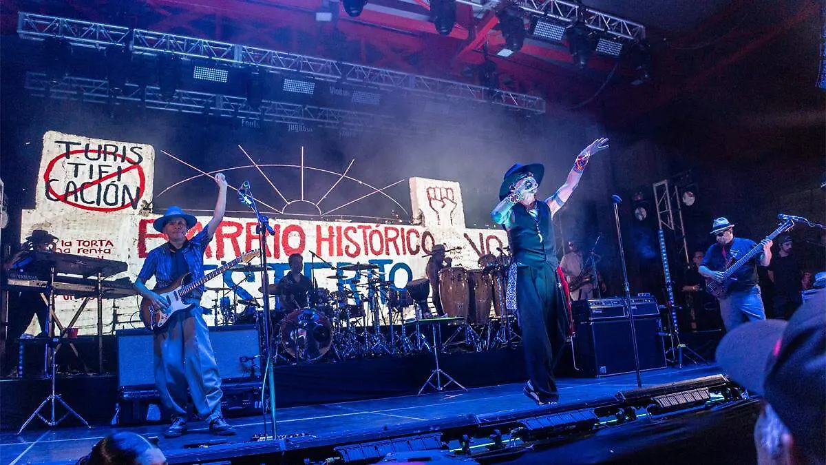 roco-pachukote-concierto-esterito