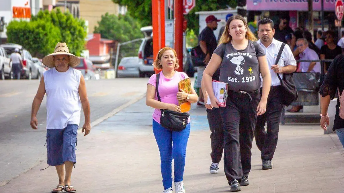 Personas en el centro