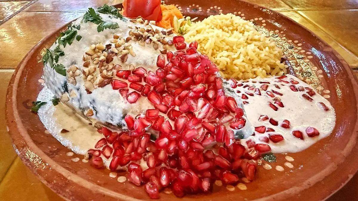 granada-chile-en-nogada