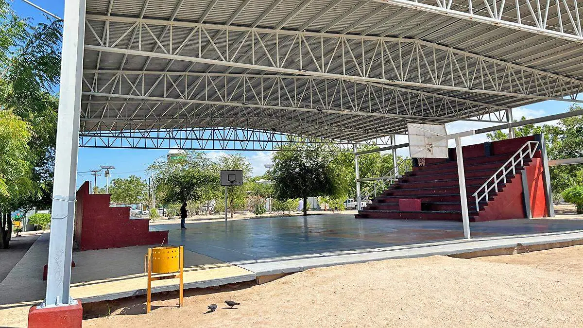 cancha por fuera los mangos