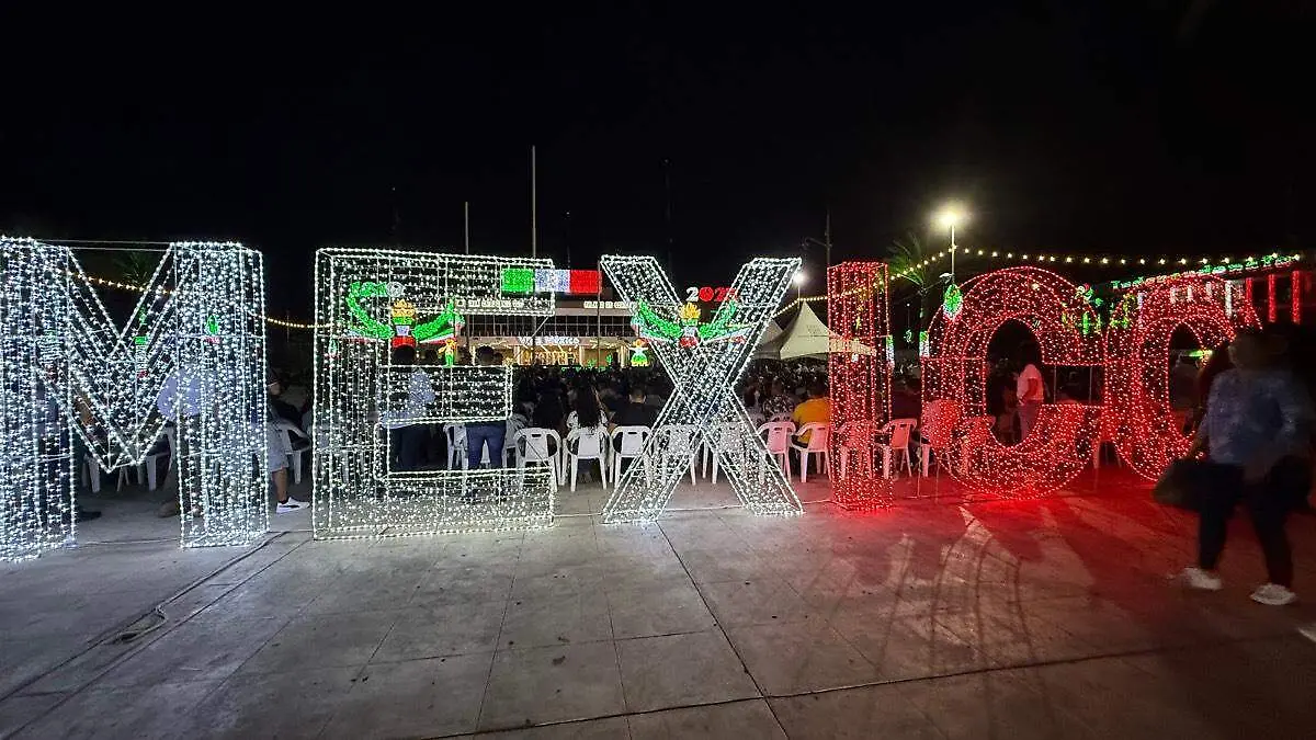 celebracion-grito-independencia-noche-mexicana-la-paz