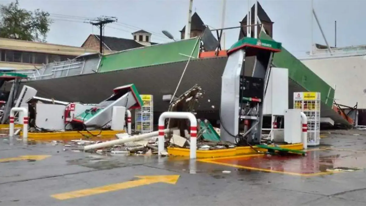 gasolinera-huracan-odile