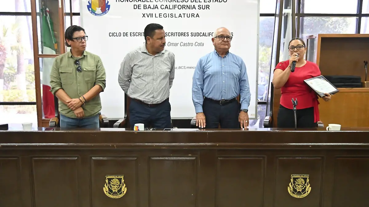 reconocimiento-profesor-omar-castro-cota