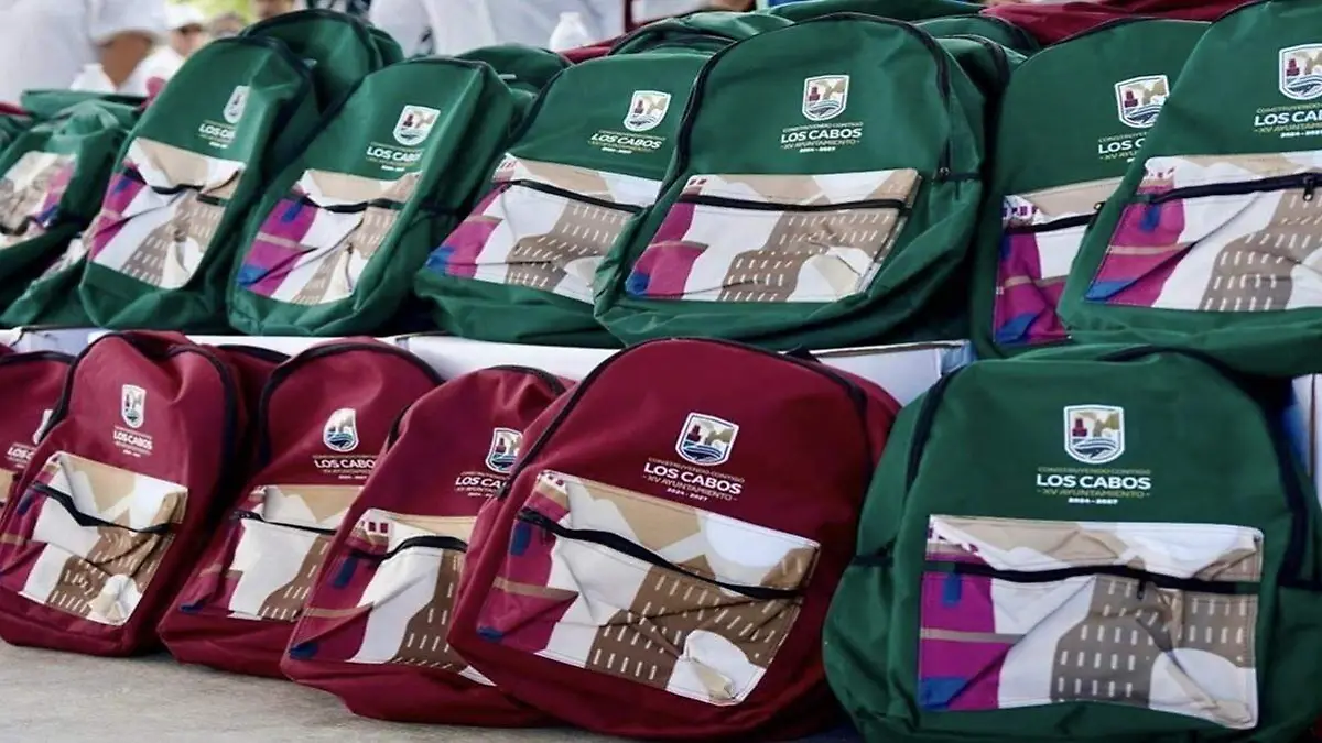 mochilas-utiles-escolares-los-cabos