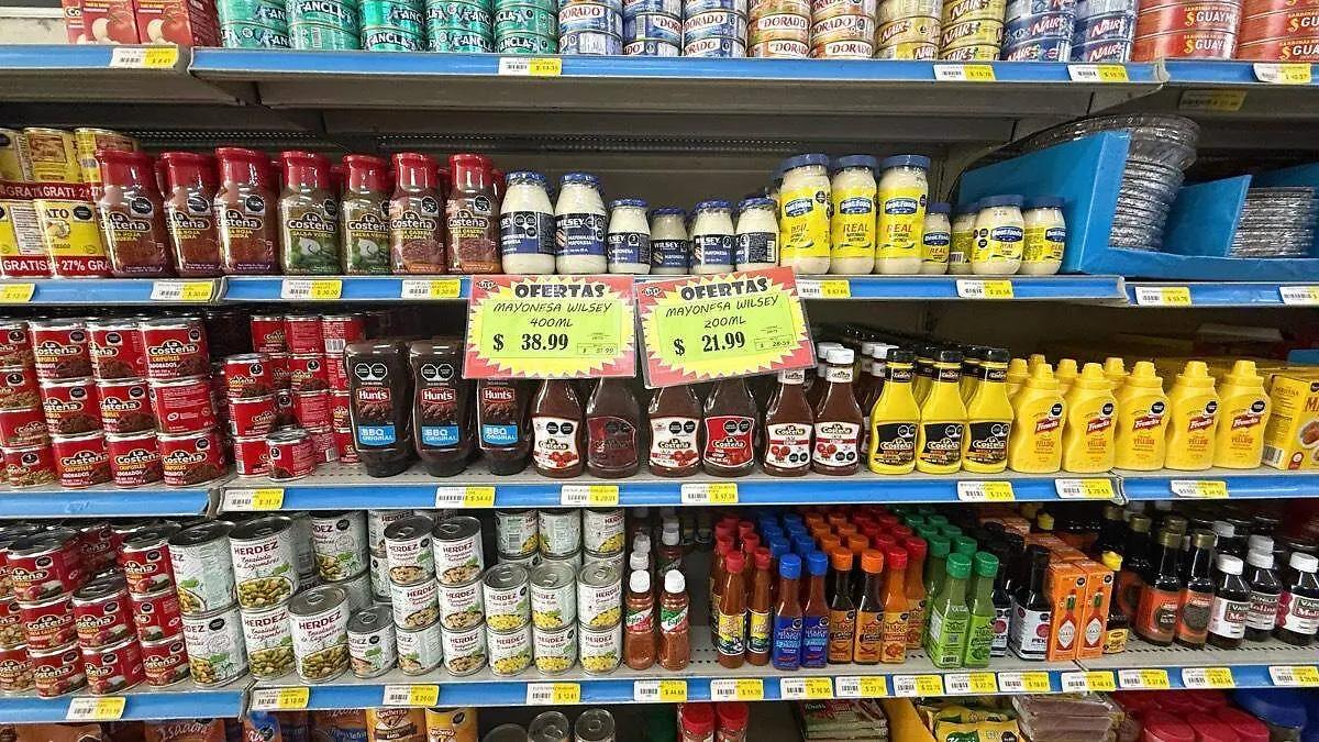 Comida enlatada supermercado abarrotes tienda