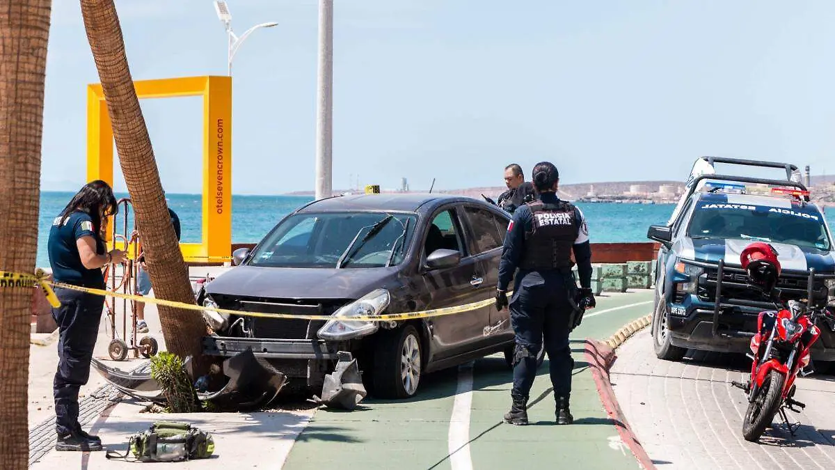 choque-frente-malecon-la-paz