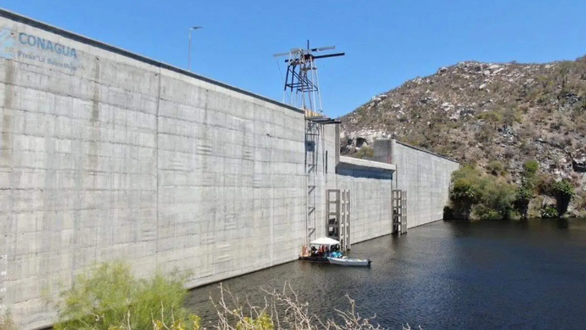interior-presa-buena-mujer-la-paz