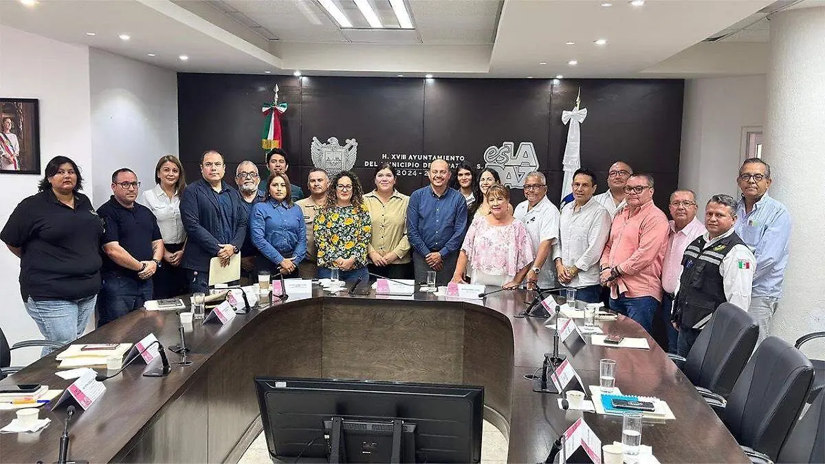 Integrantes-del-comité-pro-malecón