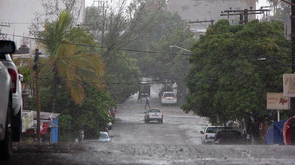 lluvia en el centro de la paz 1