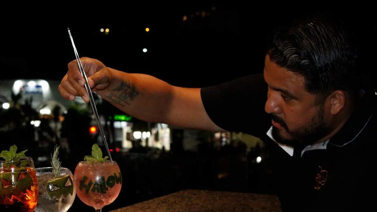 bebidas de halloween mixologo