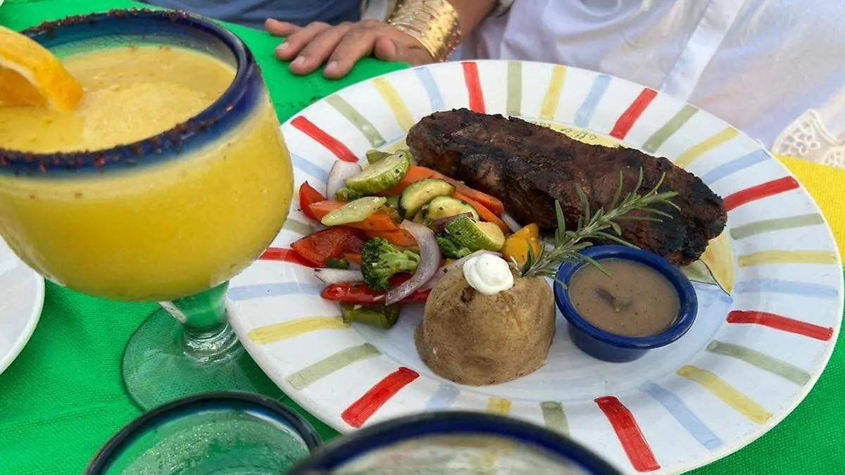 platillo-comida-bebida-restaurante-los-cabos