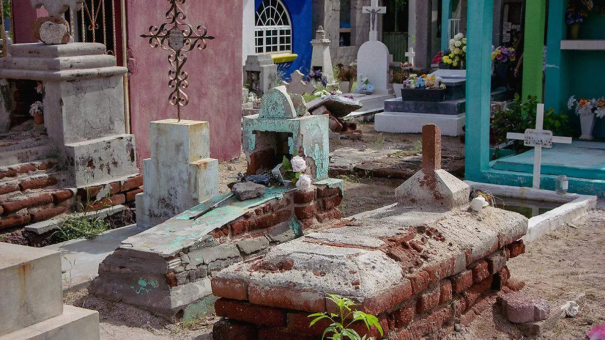 tumbas-panteon-los-sanjuanes-la-paz