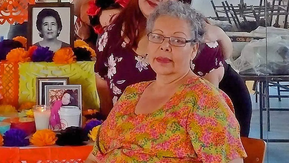 profesora maria antonieta academia salvatierra