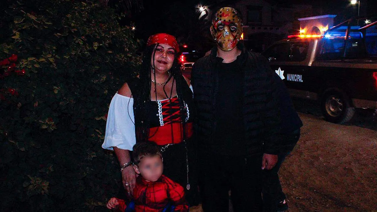 familia-pidiendo-dulces-calle-la-paz