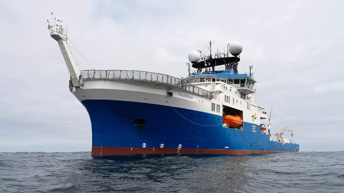 buque de investigacion Falkor 1