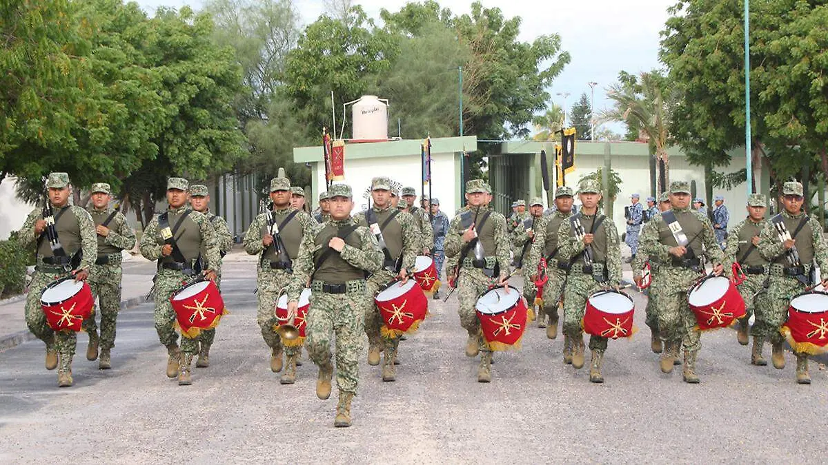 escolta ensayo desfile 20 de noviembre