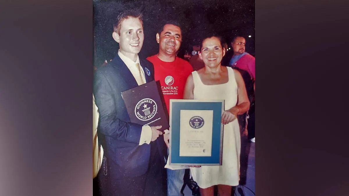 guiness record del burro de la paz mas grande del mundo