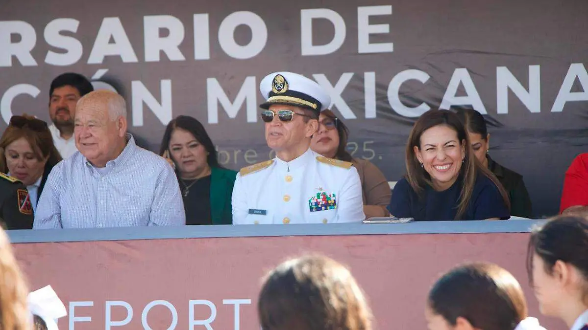 autoridades-desfile-la-paz 20 de noviembre