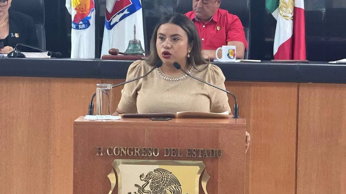 diputada-guadalupe-vazquez-sesion-congreso-baja-california-sur