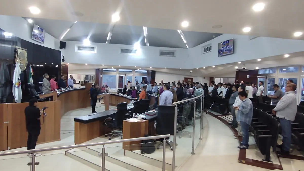 En el congreso de bcs guardaron un minuto de silencio por las mujeres fallecidas