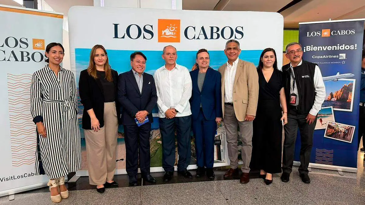 subsecretario-turismo-baja-california-sur-representantes-fiturca-sociacion-hoteles-directivos-copa-airlines