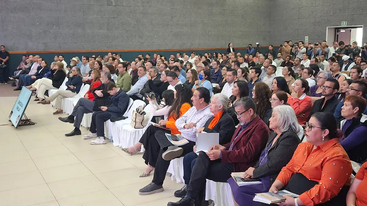 publico-clausura-quinto-diplomado-cuidados-familiares-comunitarios-la-paz