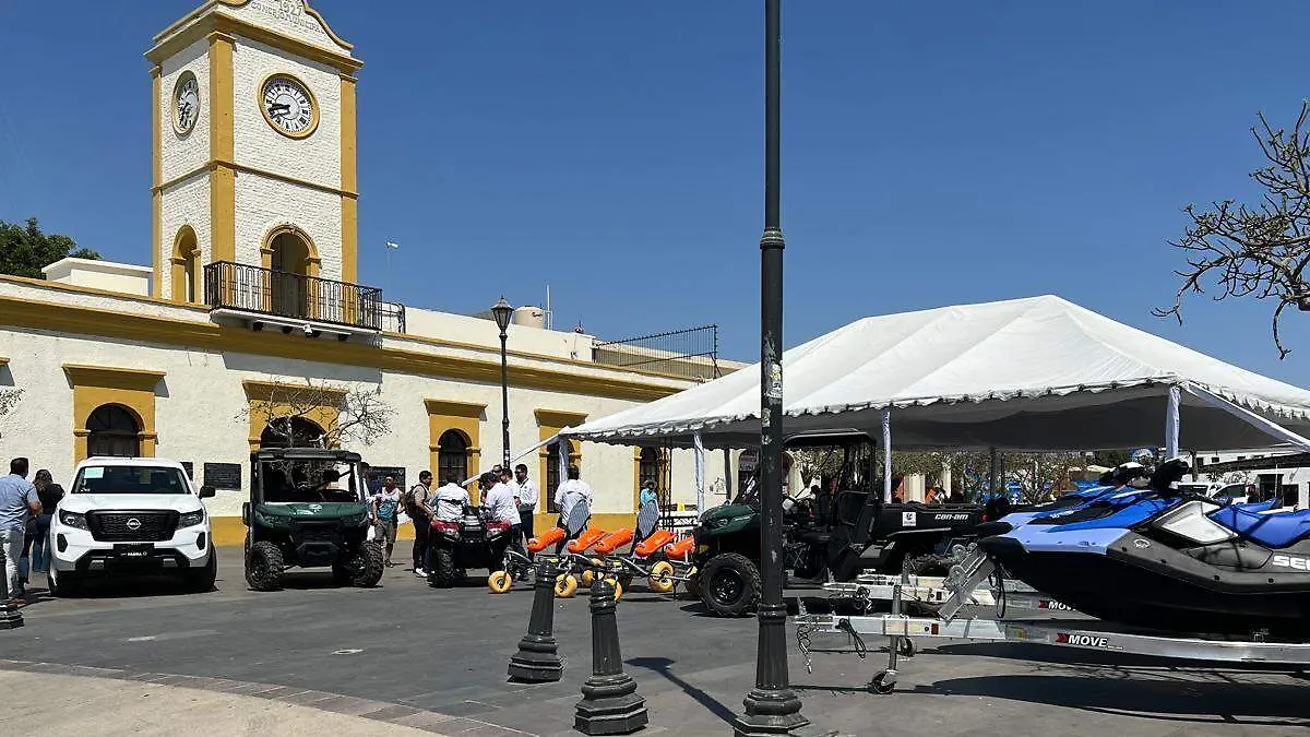 explanada-palacio-municipal-los-cabos