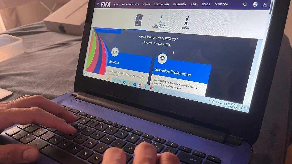 Compra boletos por internet usando dispositivo