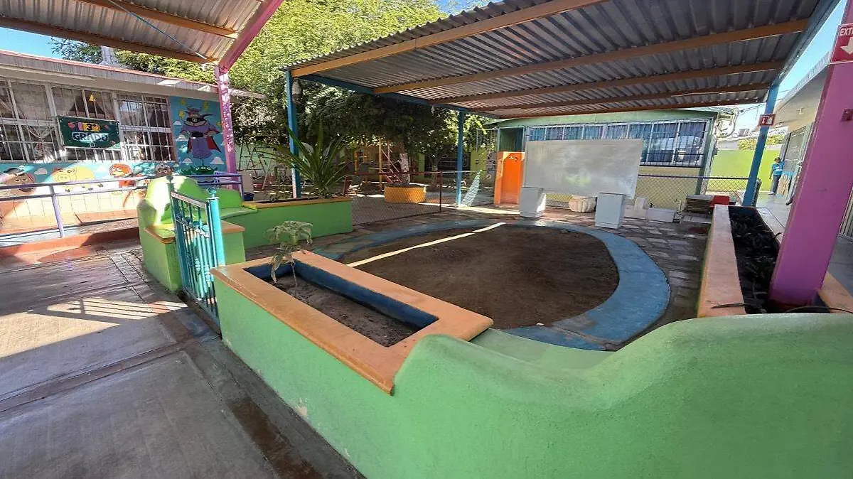 patio-jardin-niños-hans-christian-andersen-la-paz