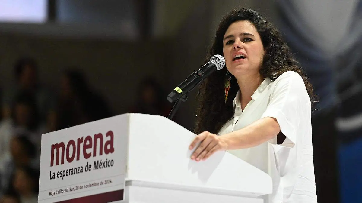 Luisa María Alcalde Lujan de Morena en la paz bcs