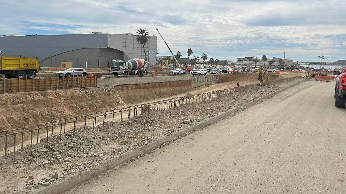 obra-glorieta-mujeres-libres-los-cabos