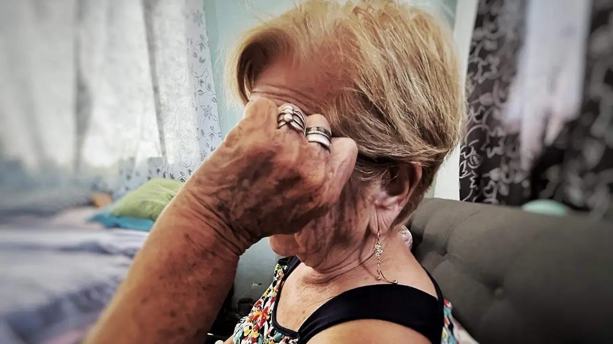 Inicio de año - estrés - preocupaciones - Finanzas - Dolor de cabeza