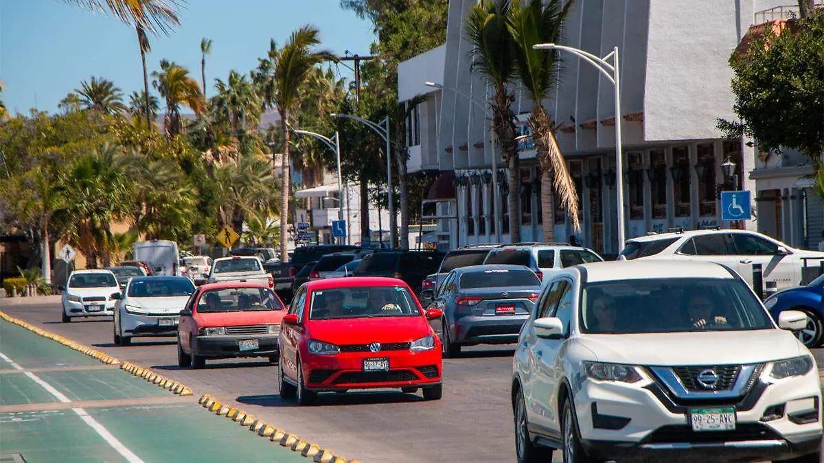 autos circulando malecon