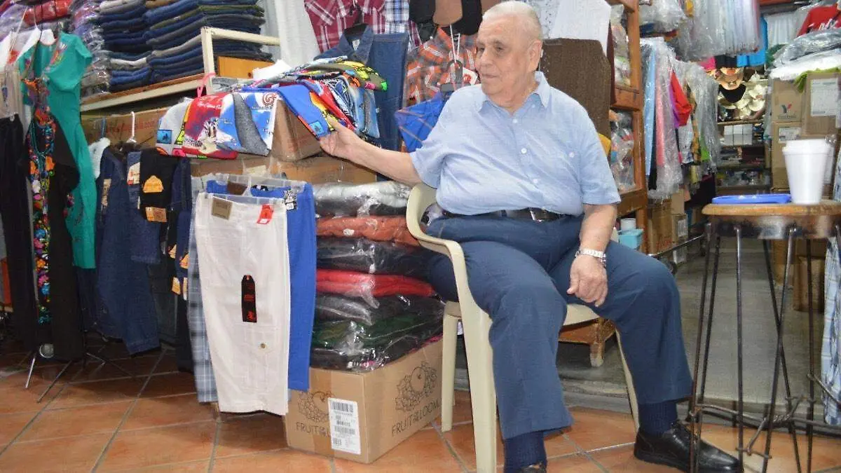 Persona labora sentada 2