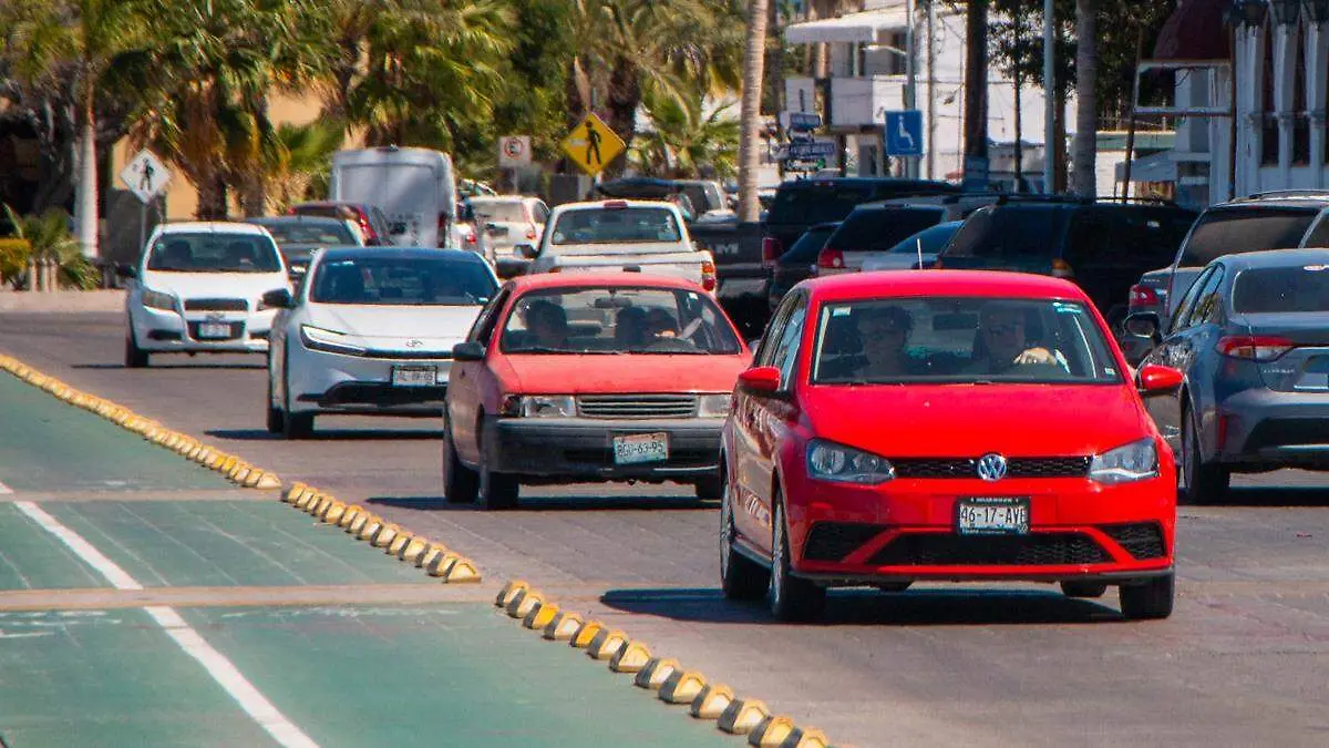 circulando autos en la paz