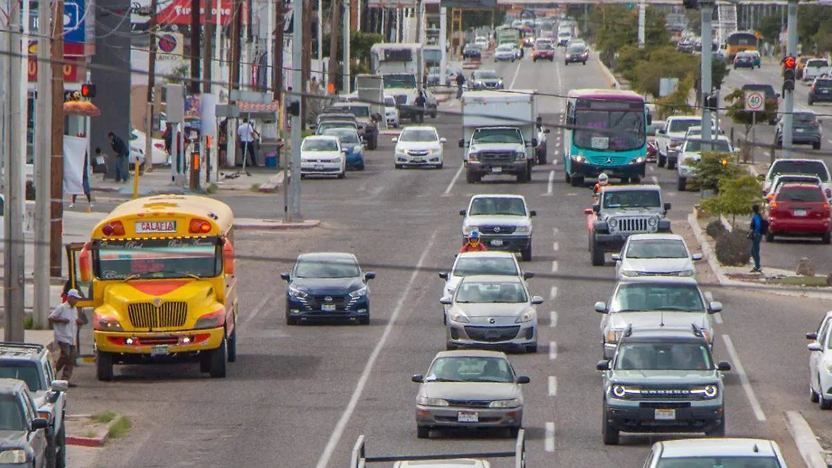 AUTOS CIRCULANDO LA PAZ