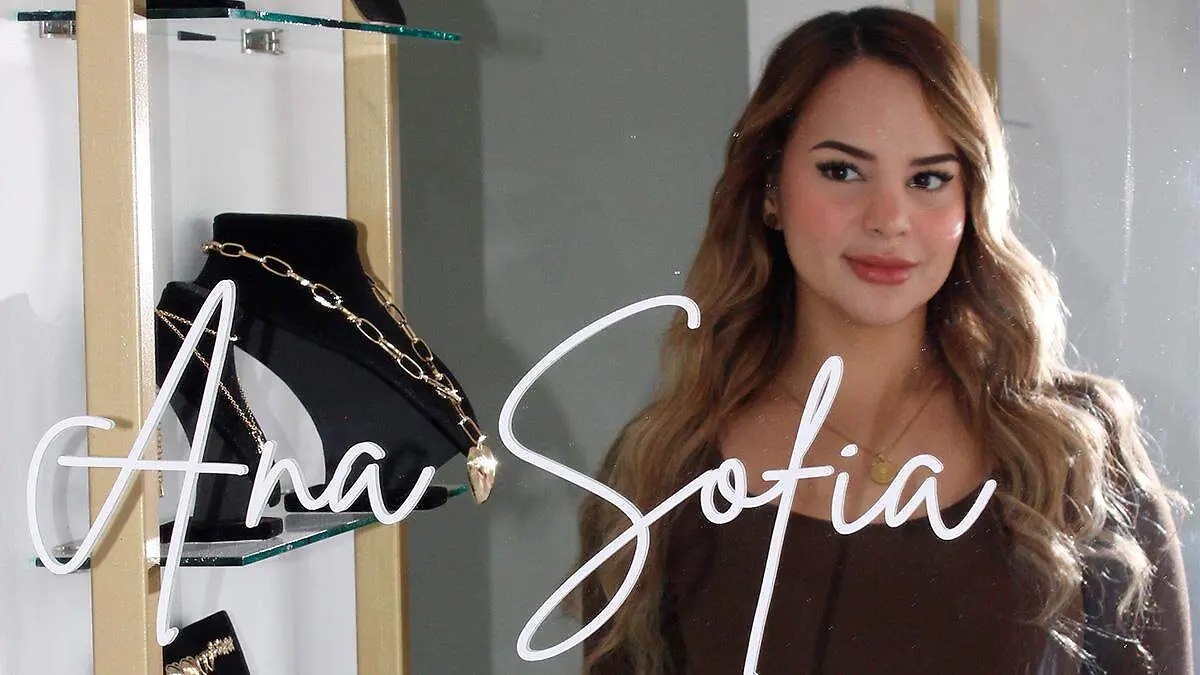 ana-sofia-reina-del-carnaval-2026-espejo