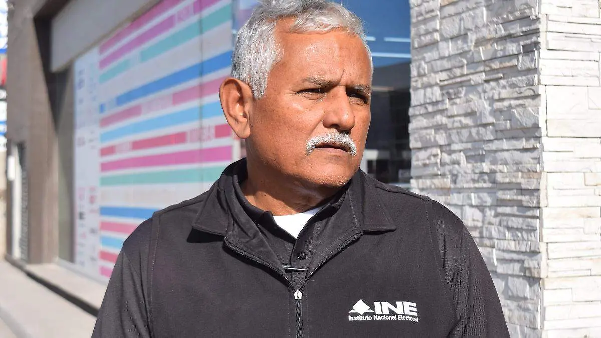 francisco-empleado-ine-sondeo-celulares-la-paz