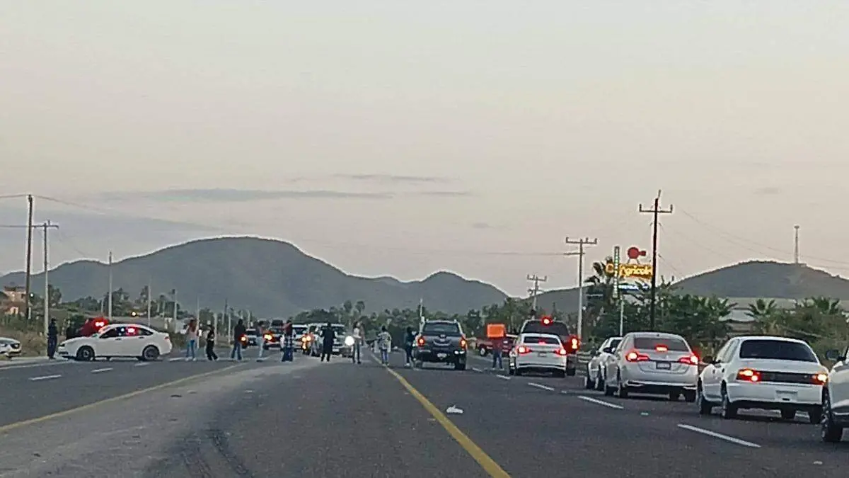 bloqueo pescadero delegacion todos santos 2