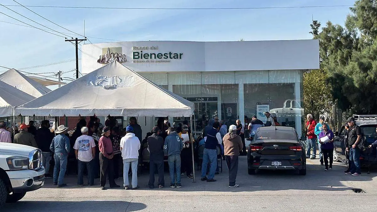 Banco del Bienestar gente