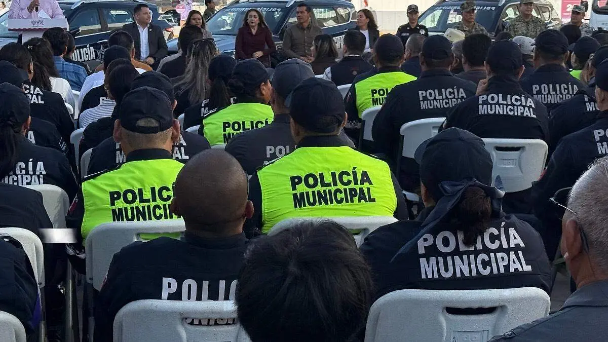 agentes-policia-municipal-la-paz-evento