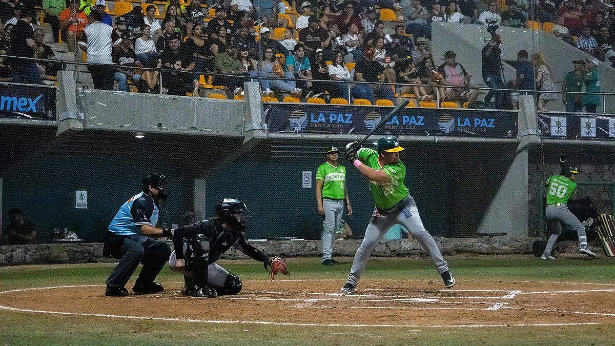 jugadores-beisbol-partido-la-paz