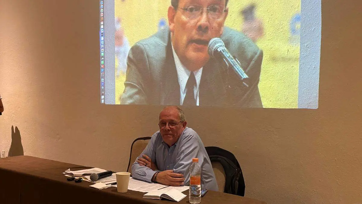 Conferencia de prensa Carlos Esquivel 2