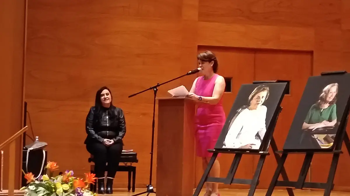 presentación-libro-30-mujeres-empoderadas-baja-california-sur-angie-montoya